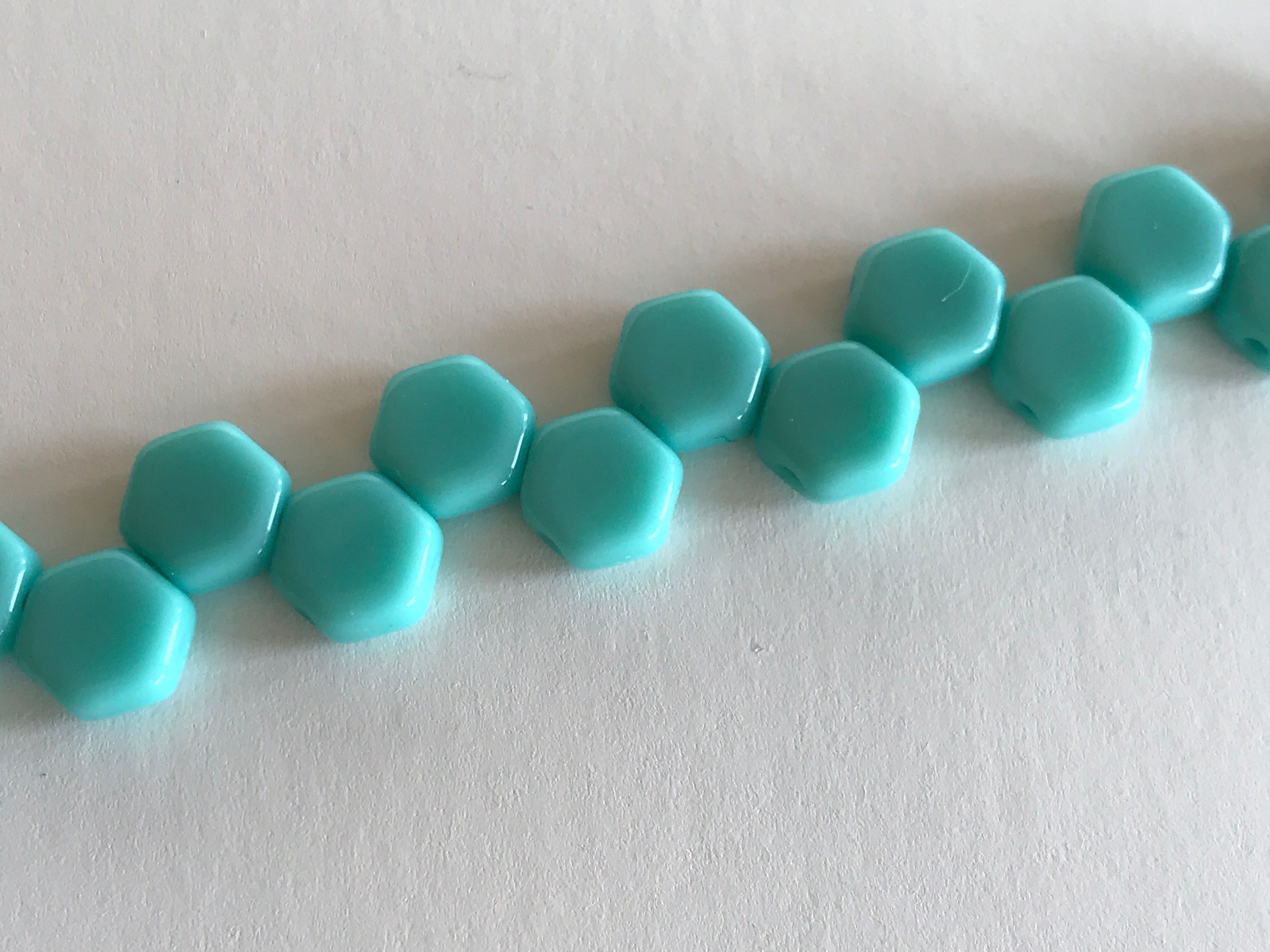 HONEYCOMB 6MM, Farbe 18 GTURQ OPAQUE - bead&more