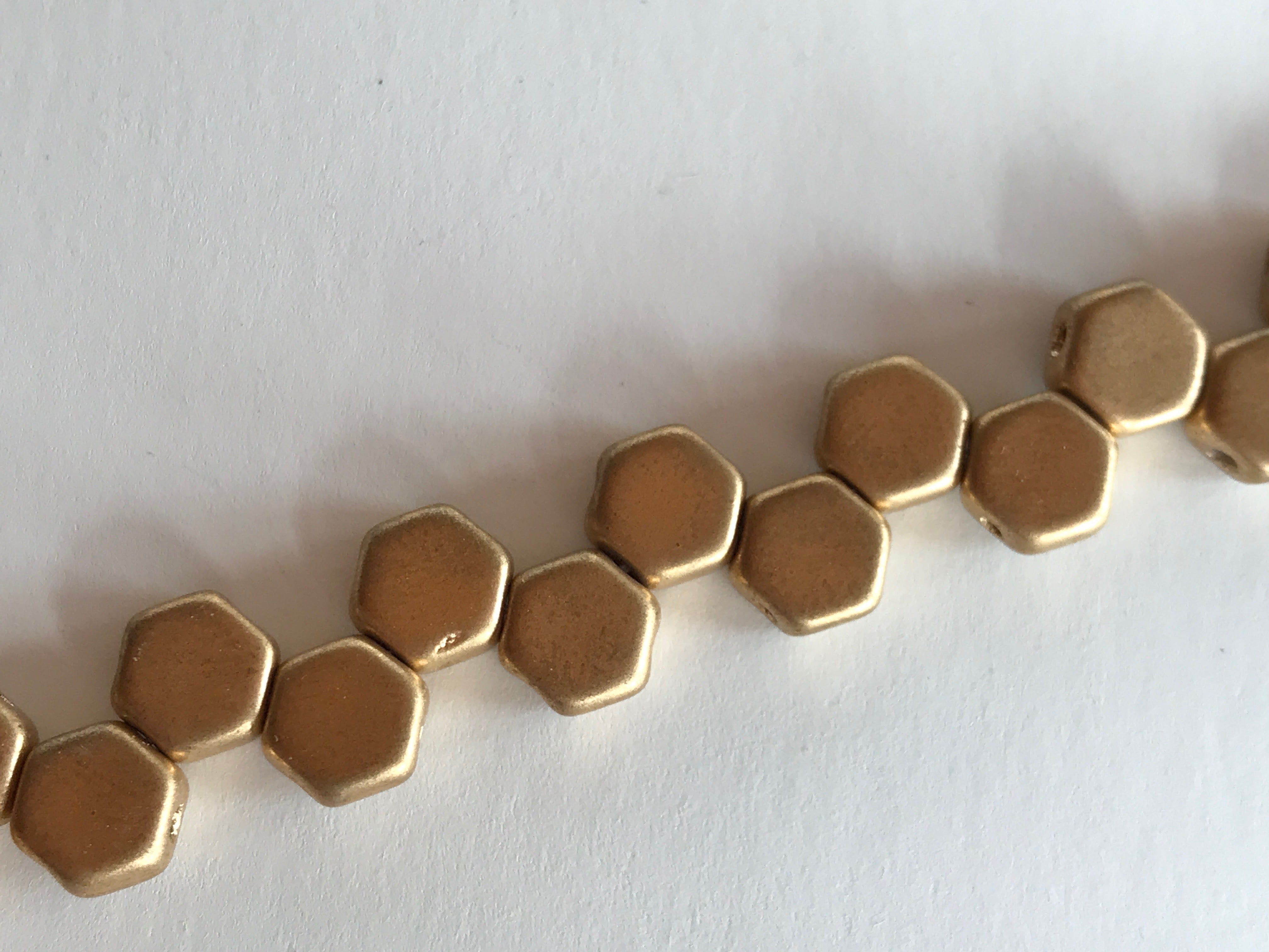 HONEYCOMB 6MM, Farbe 34 CRYS BRONZE PALE GOLD - bead&more