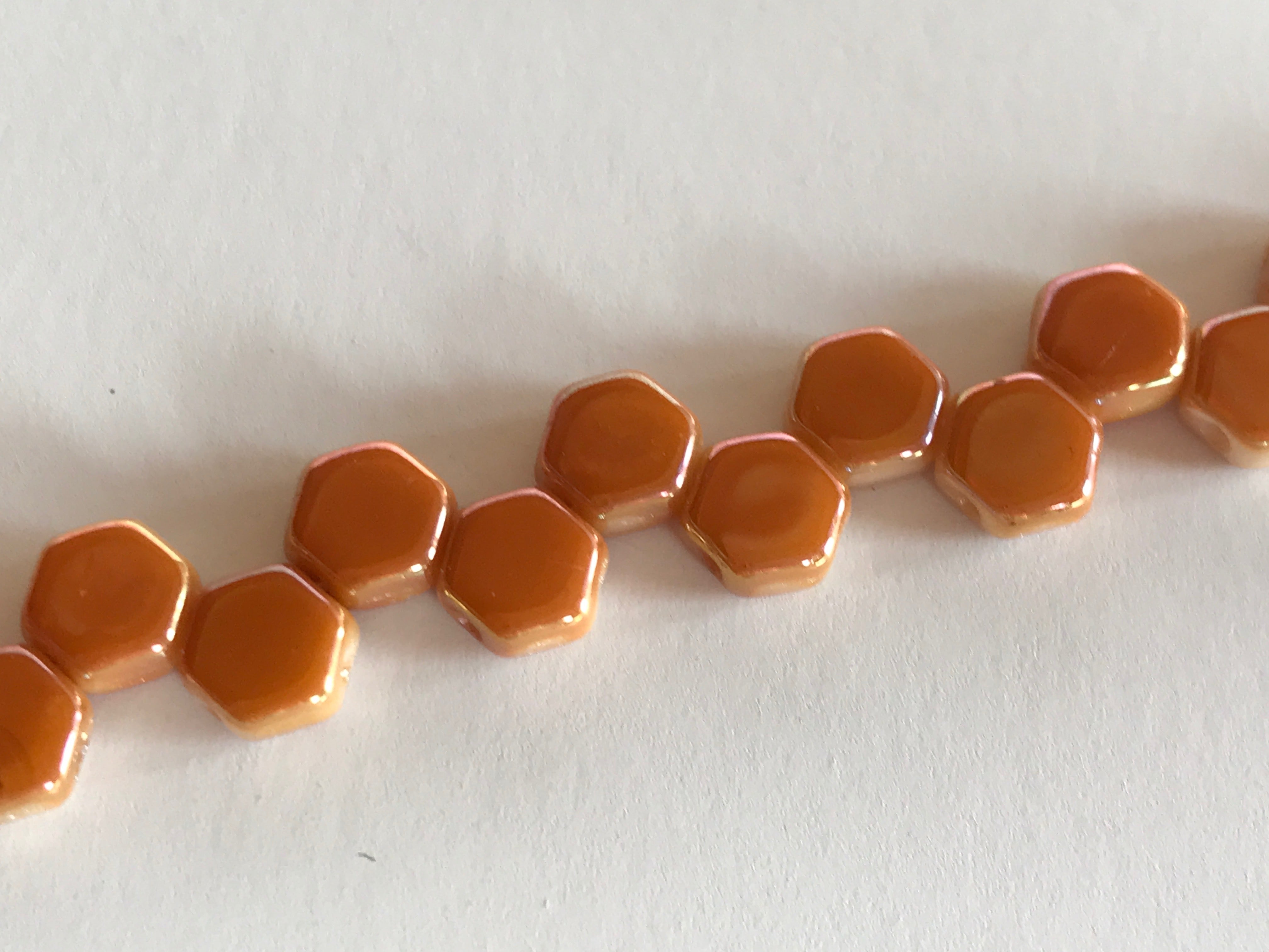 HONEYCOMB 6MM, Farbe 40 CHALK APRICOT - bead&more