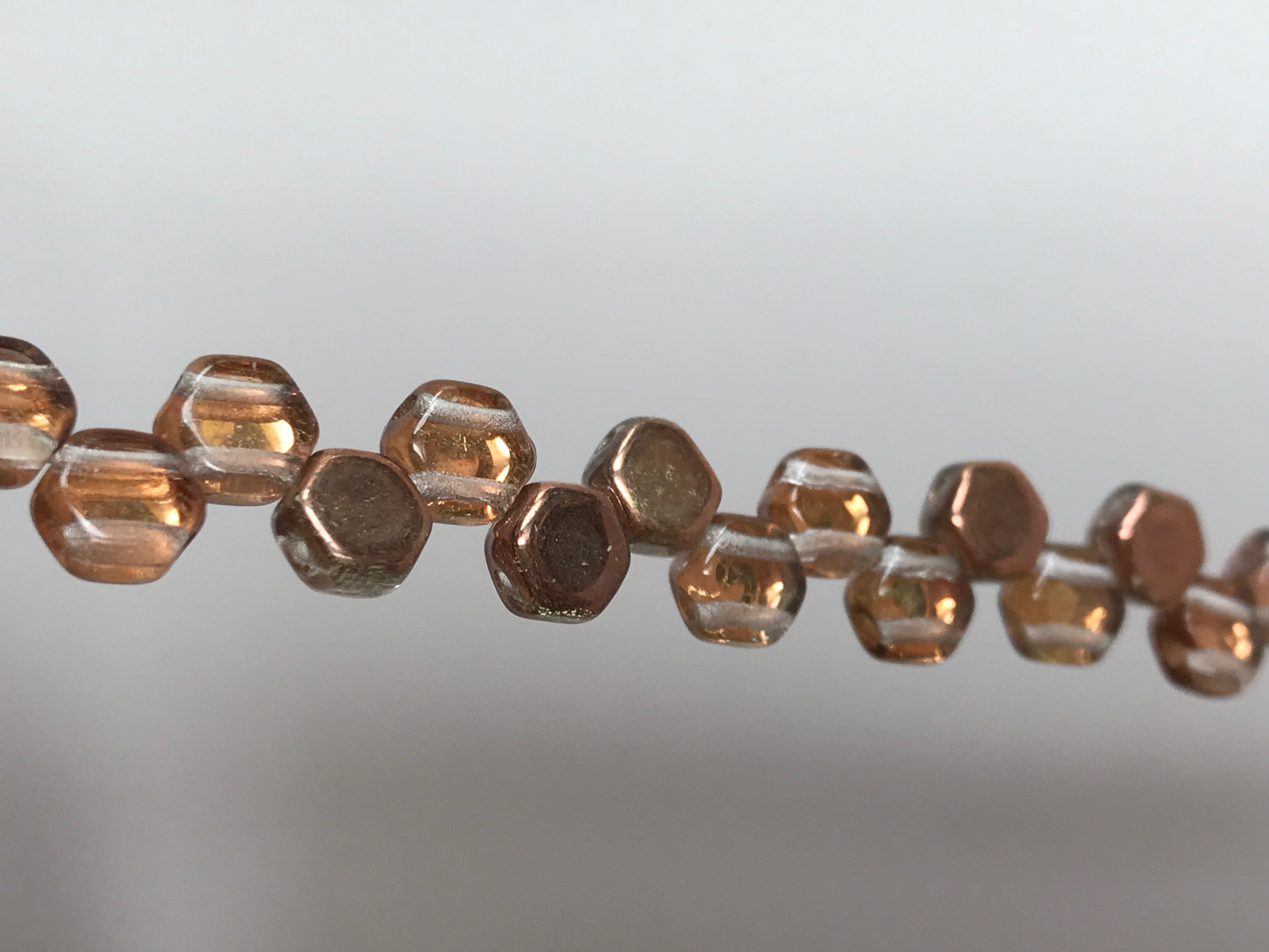 HONEYCOMB 6MM, Farbe 45 CRYSTAL CAPRI GOLD - bead&more