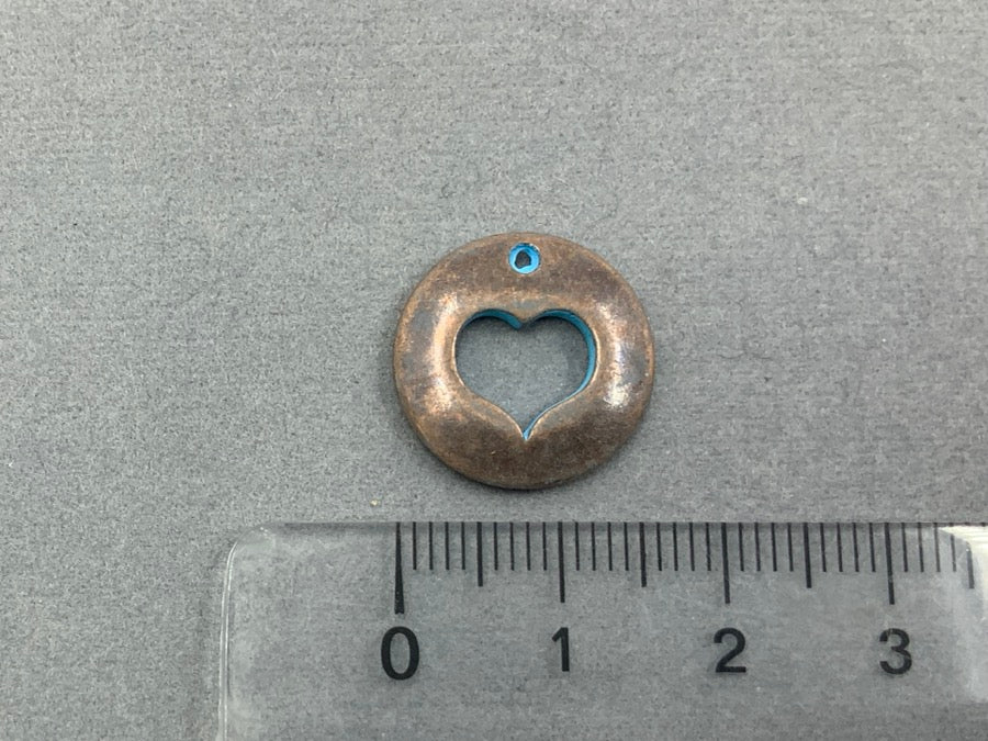 Pendentif en métal "rond avec coeur", couleur bleu cuivre 