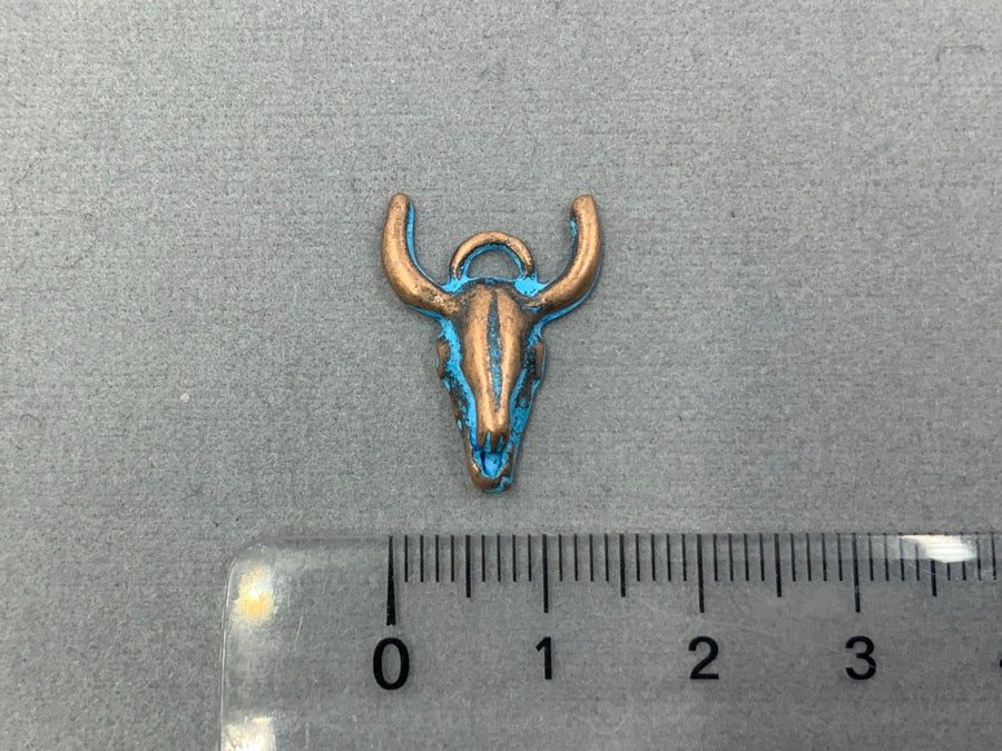 Pendentif en métal «taureau», couleur bleu cuivre 