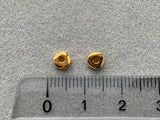 Perlina di metallo "Triangolo", oro