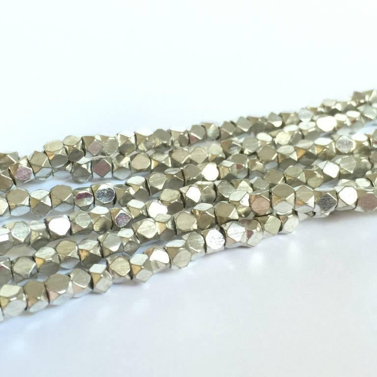 Metallwürfel - Cornerless Cubes 3,2 mm, silver plated brass - bead&more