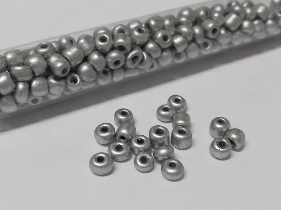 Rocailles Glasperlen ''Shabby'', 4mm, Farbe 04 silver metallic 7g / ca. 90 Stk - bead&more