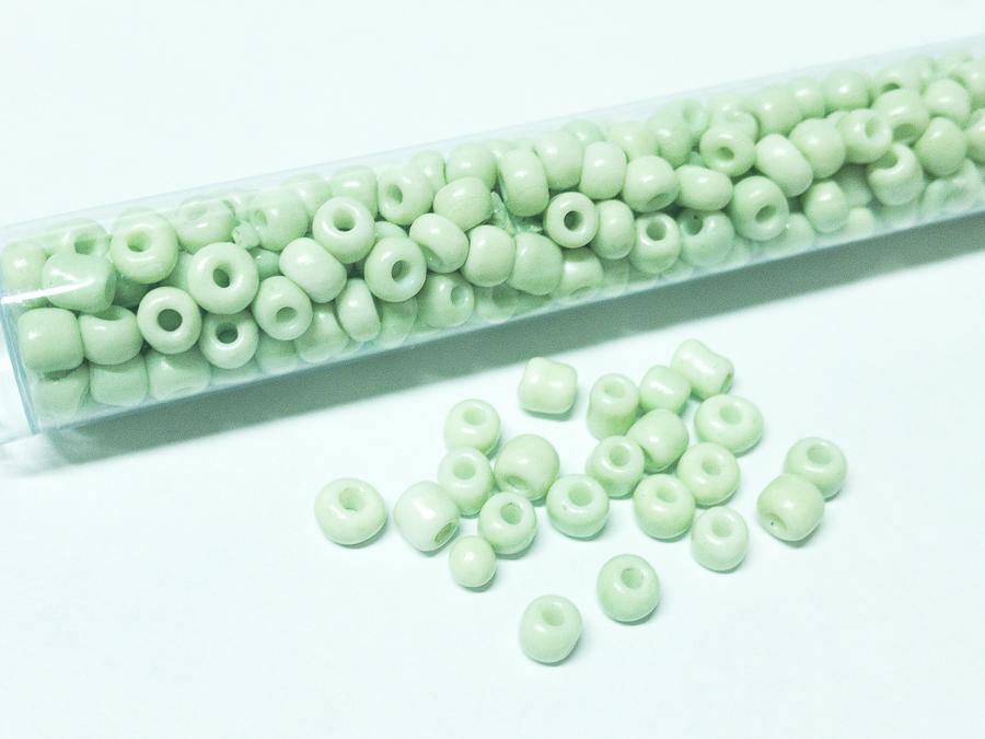 Rocailles Glasperlen ''Shabby'', 4mm, Farbe 32 pastel mint 7g / ca. 90 Stk - bead&more