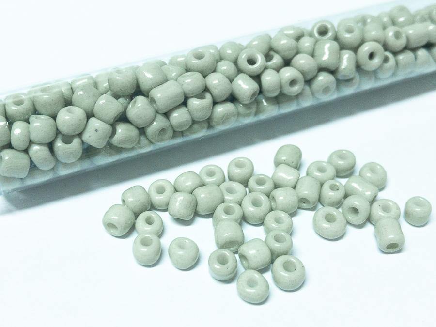 Rocailles Glasperlen ''Shabby'', 4mm, Farbe 33 pale silt green 7g / ca. 90 Stk - bead&more