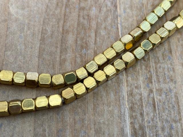 Metallwürfel "soft" - Cornerless Cubes 3,2 mm, gold plated brass - bead&more