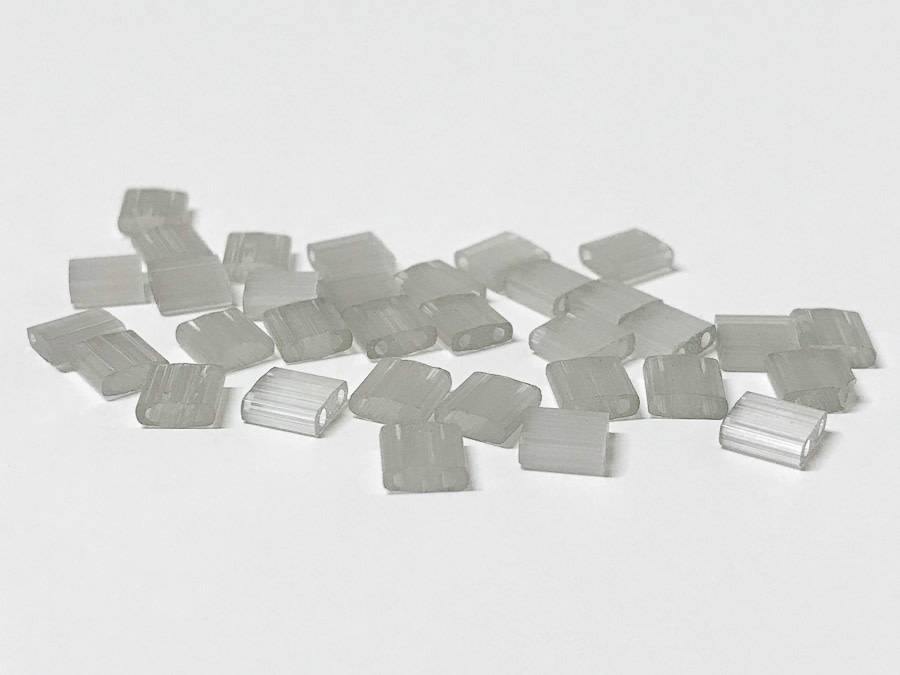 Tila Beads 5mm, Farbe 15 Silk Pale Gray - bead&more