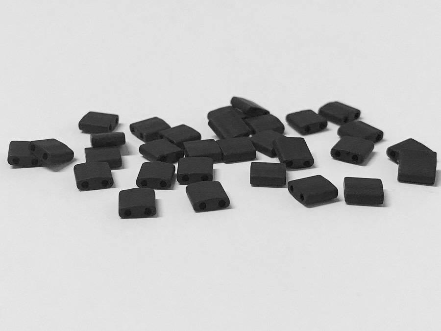 Tila Beads 5mm, Farbe 26 Matte Black - bead&more